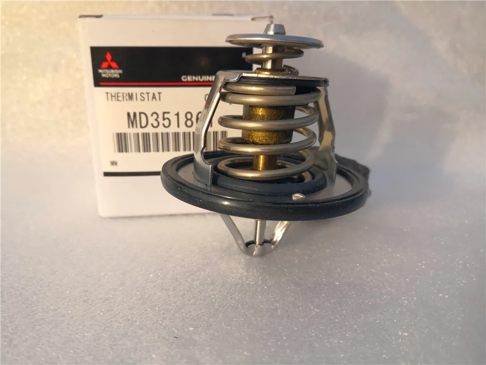 Thermostat Kit 82 For Mitsubishi PAJERO MONTERO SPORT V43 V73 K96 L200