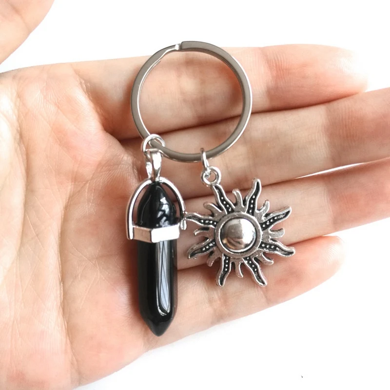 Natural Stone Hexagonal Column Keychain For Women Pink Quartz Crystal Stone Key Chains With Sun Moon Charms Trinket Couple Gift - Цвет: Black Sun