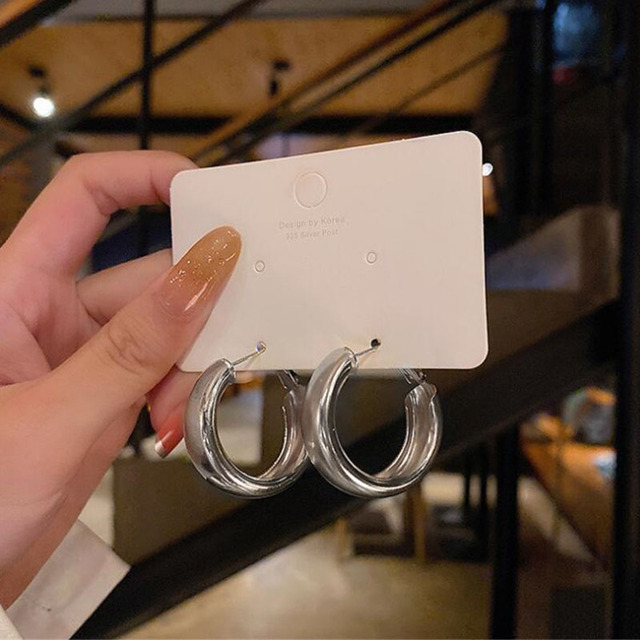 Korean Arrival Metal Trendy Fresh Lovely Sweet Grey Leaf Stud Earrings For Women 2022 Fashion Jewelry