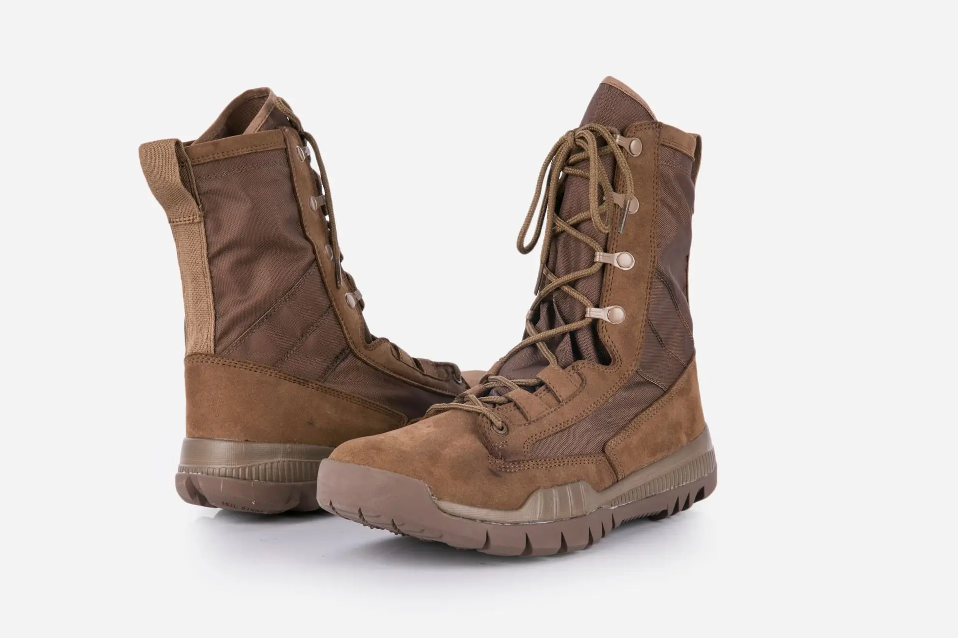 Фабричные Ботинки коричневого цвета с перекрестными ремешками; ботинки-дезерты; тактические ботинки с высоким берцем; военные ботинки песочного цвета