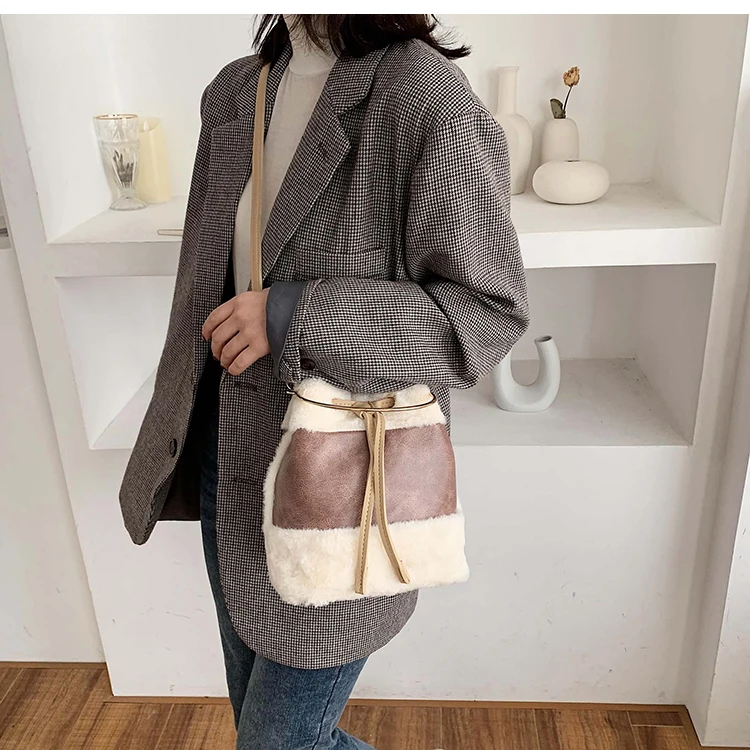 iVog New Arrival Everyday Female Small Crossbody Messenger Handbag Fur cc Geometric Fashion Bucket Bags for Women