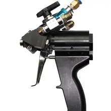 Пневматический пистолет-распылитель из полиуретана и полимочевины