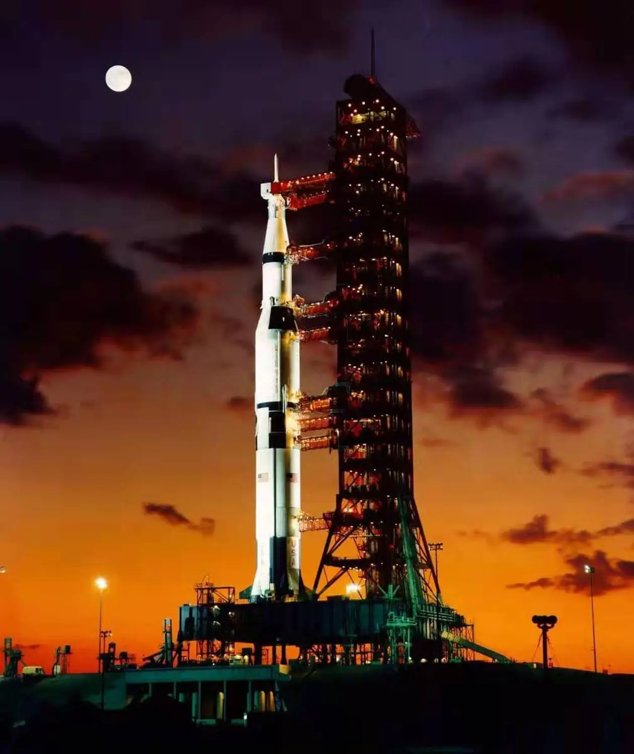 3561 шт космический Аполлон Сатурн-V пупочная башня совместима 21309 37003 строительные блоки кирпичи J79002 развивающие игрушки