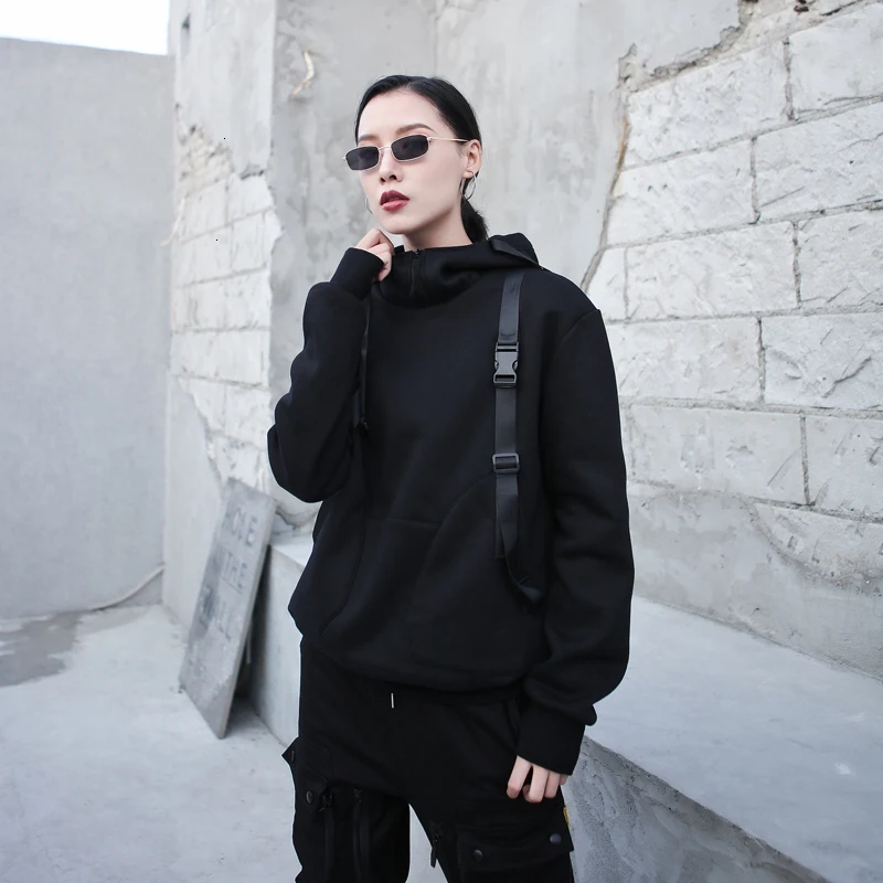Свободный покрой, черные, с ремешками на пряжках, Разделение Свитшот; Новинка; Верхняя одежда с капюшоном и с длинным рукавом Женские Большие размеры модных тенденций; комплект одежды для детей на осень-зима 1688