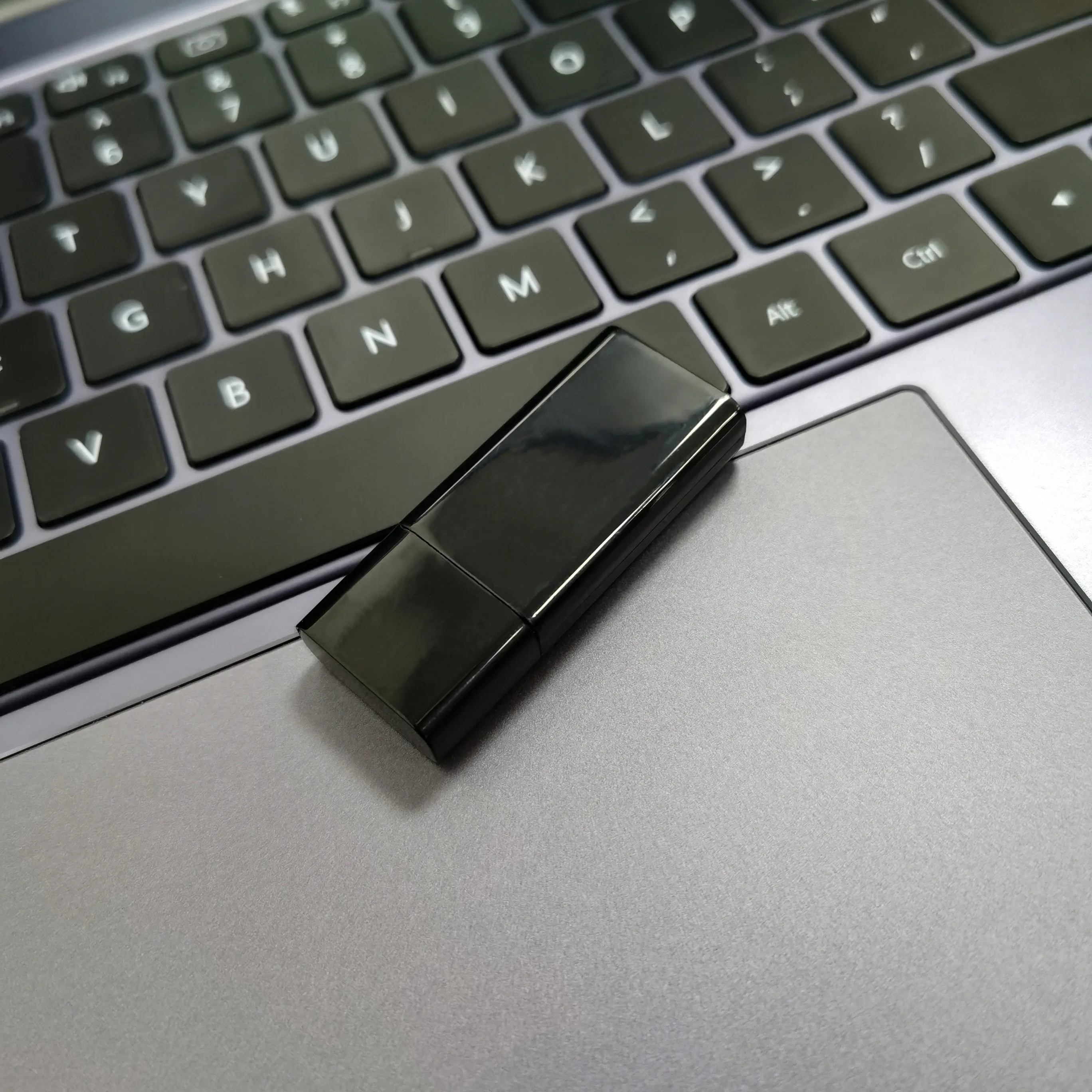 Миниатюрный цифровой магнитофон с интерфейсом USB