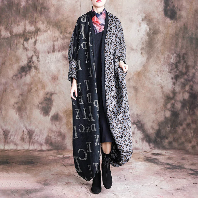 

[EWQ] 2019 Autumn New Pattern V-collar Long Sleeve Letter Patchwork Leopard Vintage Loose Woolen Trench Windbreaker Women AH633