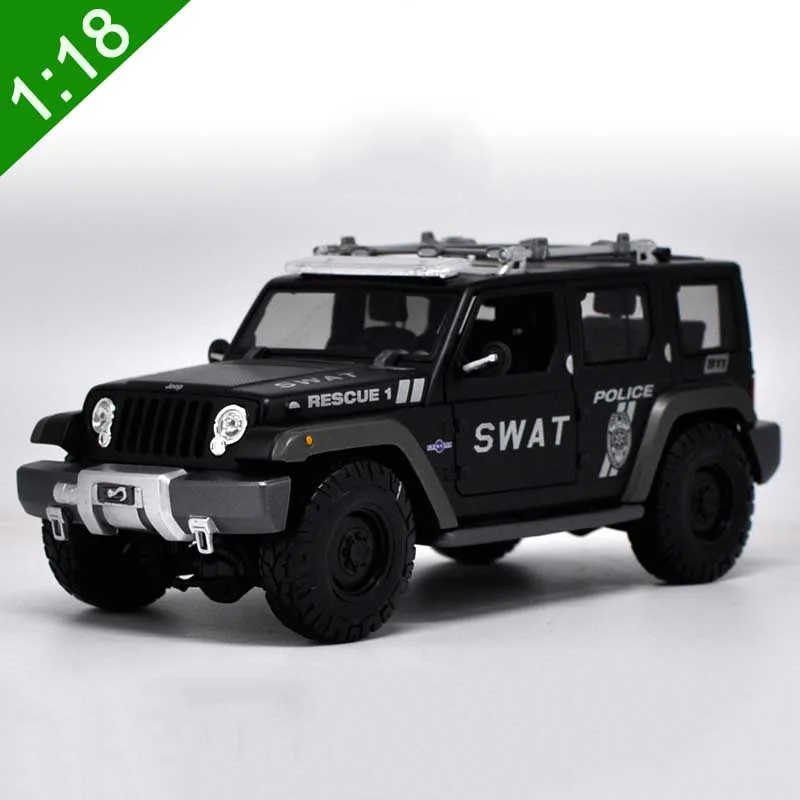 Модель автомобиля Jeeps из металлического сплава в масштабе 1:18 Классическая модель