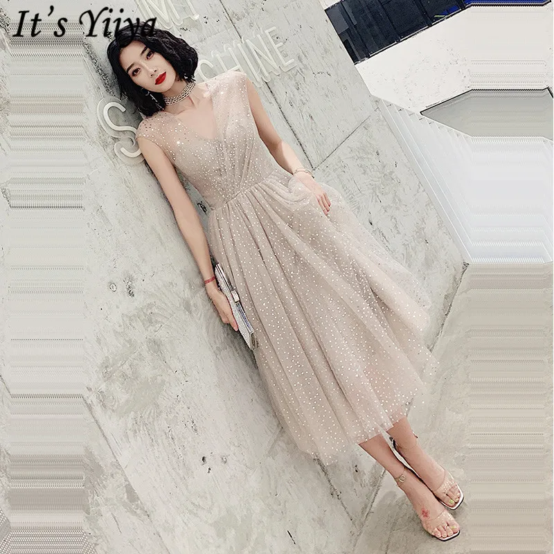 

It's Yiiya Dress Prom V-Neck Sequined Sleeveless A-Line Illusion Short Prom Dress Knee-Length Plus Size Vestidos De Gala LF225