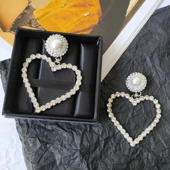 

Timeless Wonder Crystal Zirconia Heart Clip Earings Women Jewelry Punk Runway Non Pierced Gothic Boho Gown Earcuff Top Rare 4327