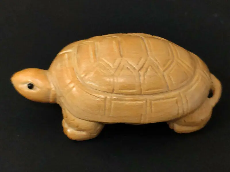 Boxwood Hand Carved Japanese Netsuke Sculpture Lovely Turtle Looks Up 