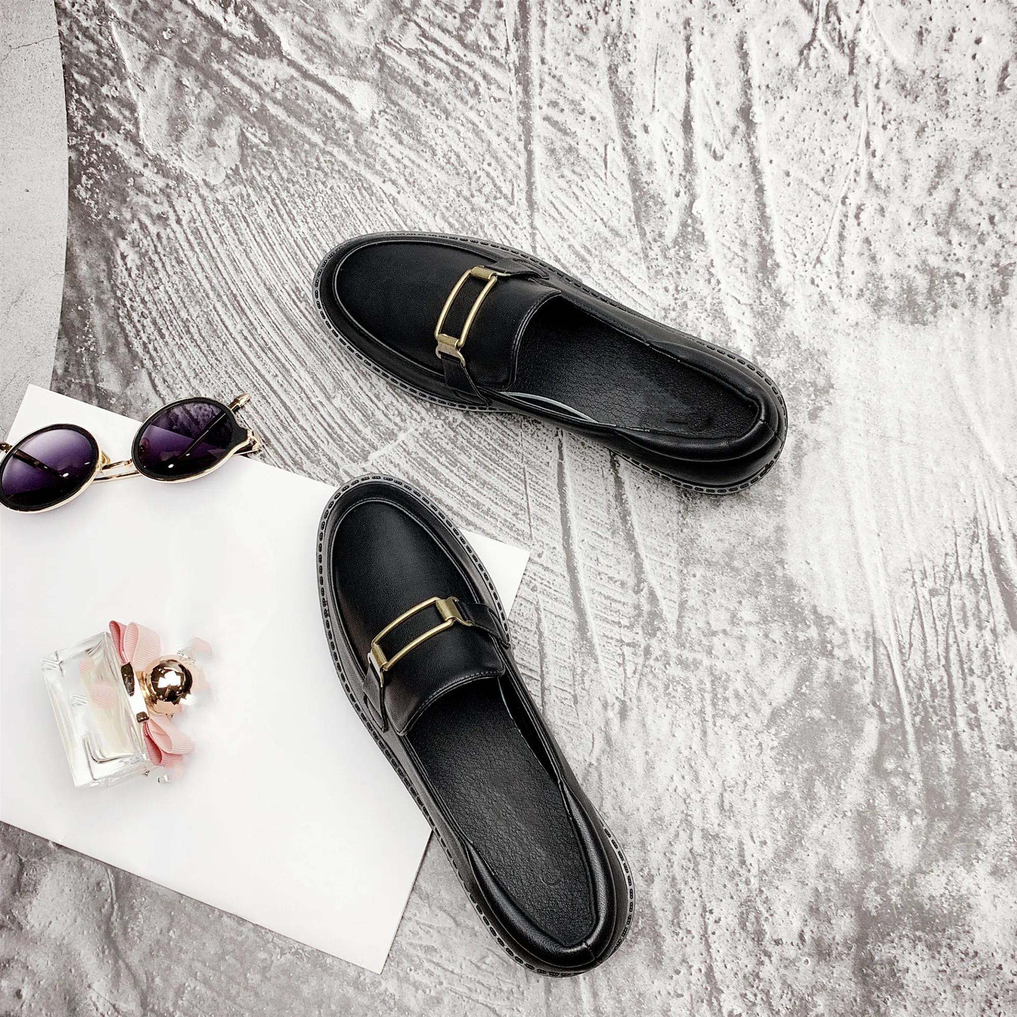 

Casual Woman Platform Shoes Shallow Mouth All-Match Loafers Ladies Round Toe 2019 Fashion Women's Flats Slip-on Summer Nurse