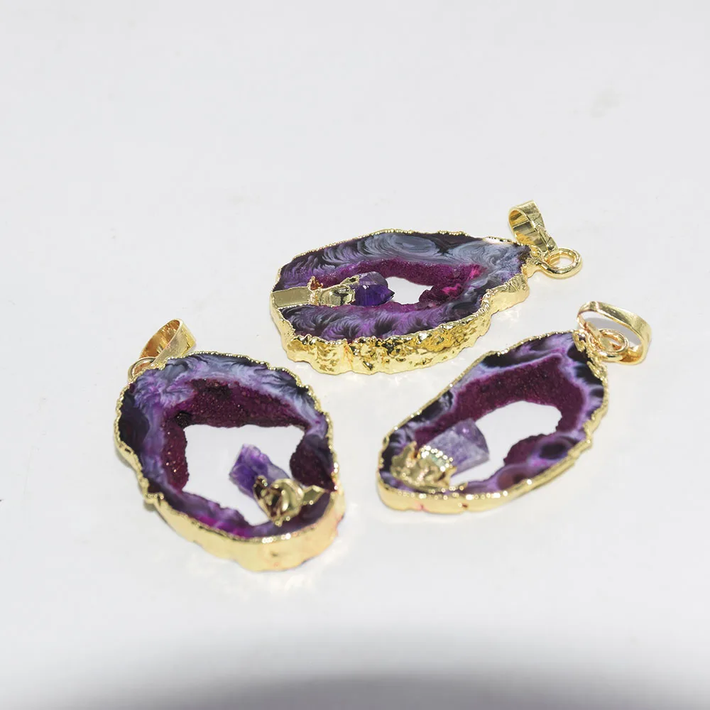 Натуральный срез Geode Druzy Кулон femme розовая полоса плиты золотой ободок отверстие сердце медальон из друзы для женщин аксессуары