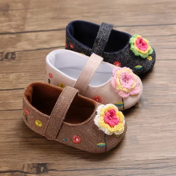 

Newborn Baby Girl Prewalker Soft Bottom Anti-slip Shoes Footwear Classic Princess Girl Crib Embroidery Flower Shoes