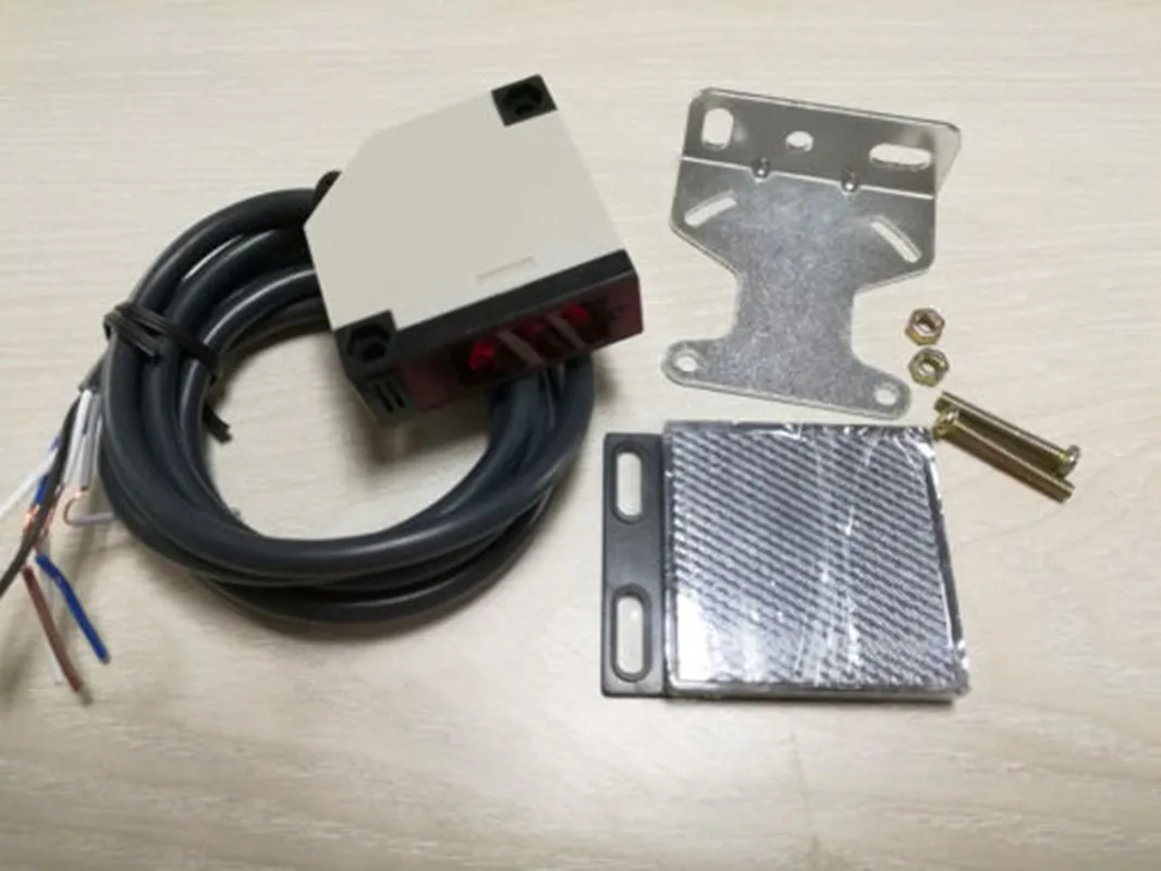 Switch Ecran Omron E3JK-DS30M1 Photoelectric Switch Schalter 2M 12-240VDC 24 -240VAC Dell R230