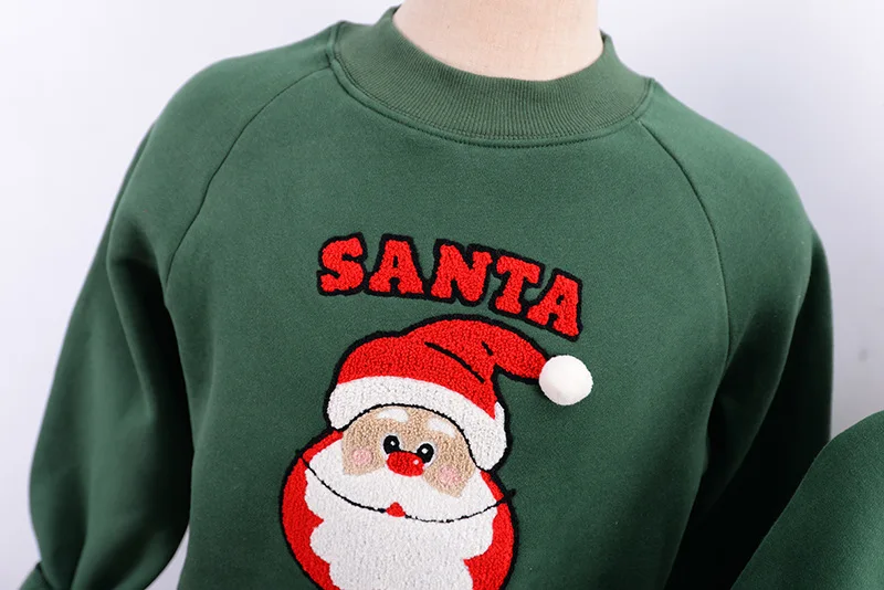 Одинаковые Рождественские свитера для всей семьи; коллекция года; Сезон Зима; одежда для папы, мамы, дочки и сына с принтом Санта-Клауса; бархатные одинаковые комплекты для семьи