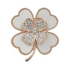 

Valentine's Day Gift Blazer Flower Brooches for Wedding Bouquets Rhinestone Acrylic Wedding Clover Brooch White Lover Brosche