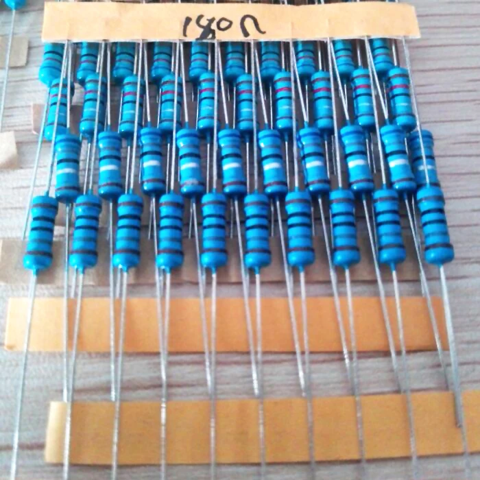 300pcs 1~750 Ohm 1/2w Resistance 1% Metal Film Resistor Assortment Kit Set 30Kinds*10pcs = 300PCS metal film resistor metal film resistors