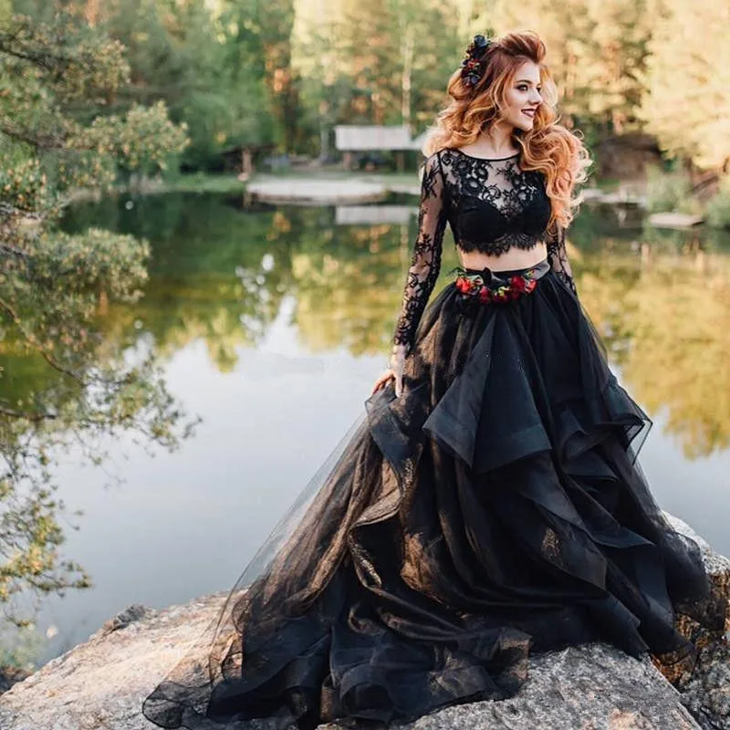 lace-wedding-dress-2019-long-sleeve-bridal-dresses-gothic-black-two-pieces-wedding-dresses-tiered-lace-top-punk-bridal-wedding-gown (3)_副本