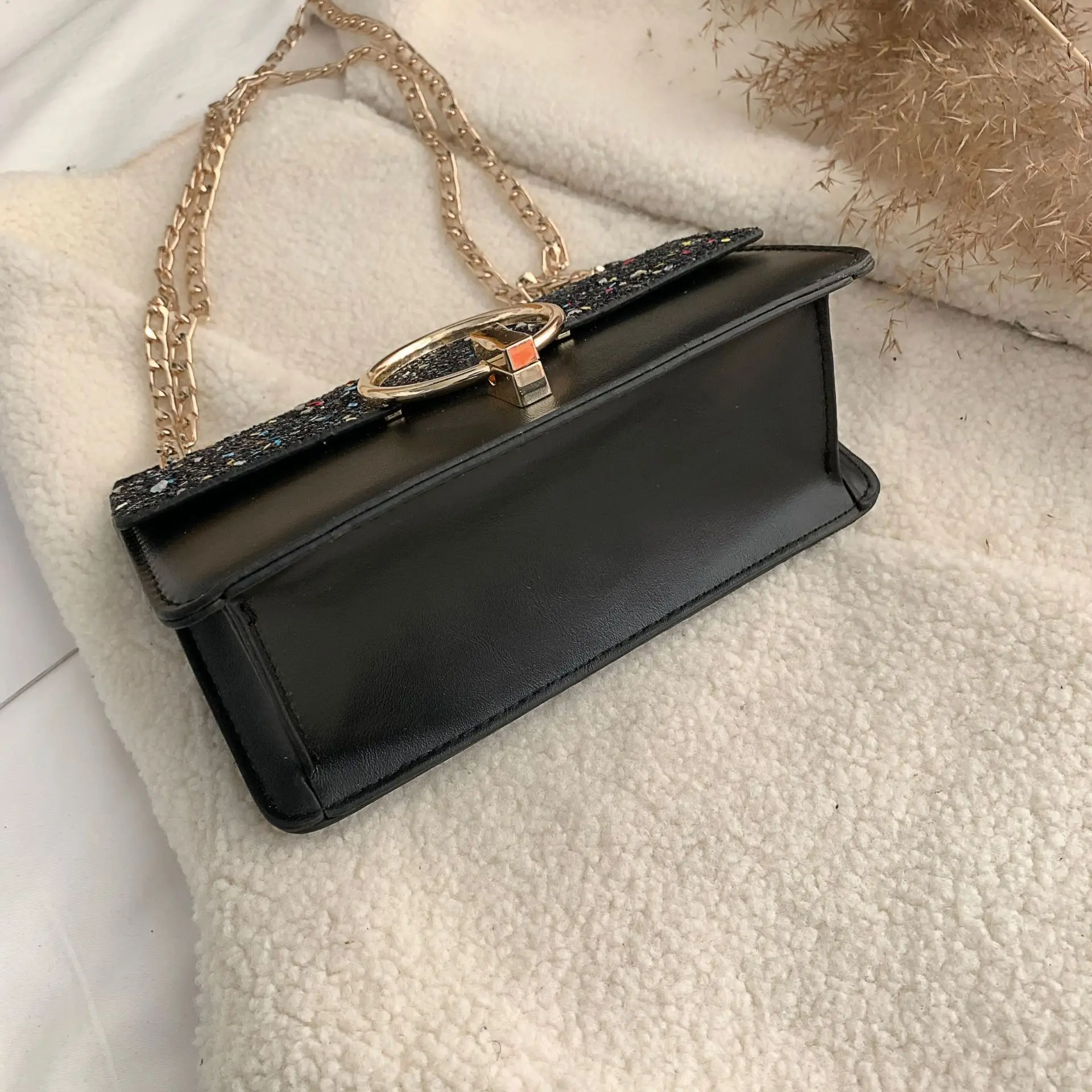 

2019 Early Spring Cobble Shiny Square Sling Bag Goddess Circular Ring Magnetic Snap Shoulder WOMEN'S Bag