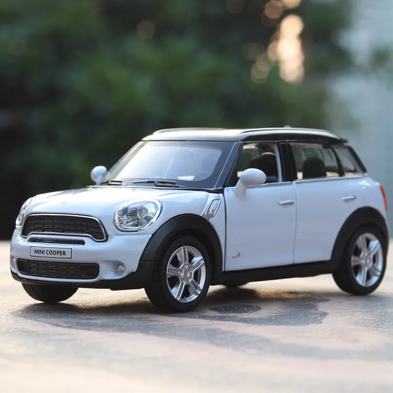 

High Simulation RMZ City 1:36 Mini CountryMan Cooper Toy Vehicles Alloy Car Sound and light Car Model Toys Pull Back Kids Gifts