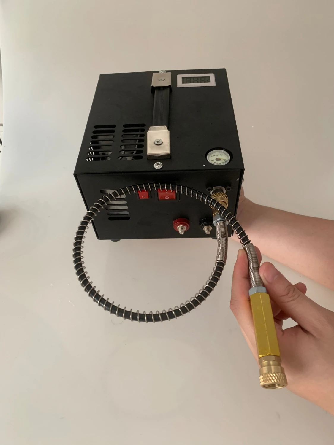 

Car tire inflation, bicycle tire inflation SCUBA tank pump