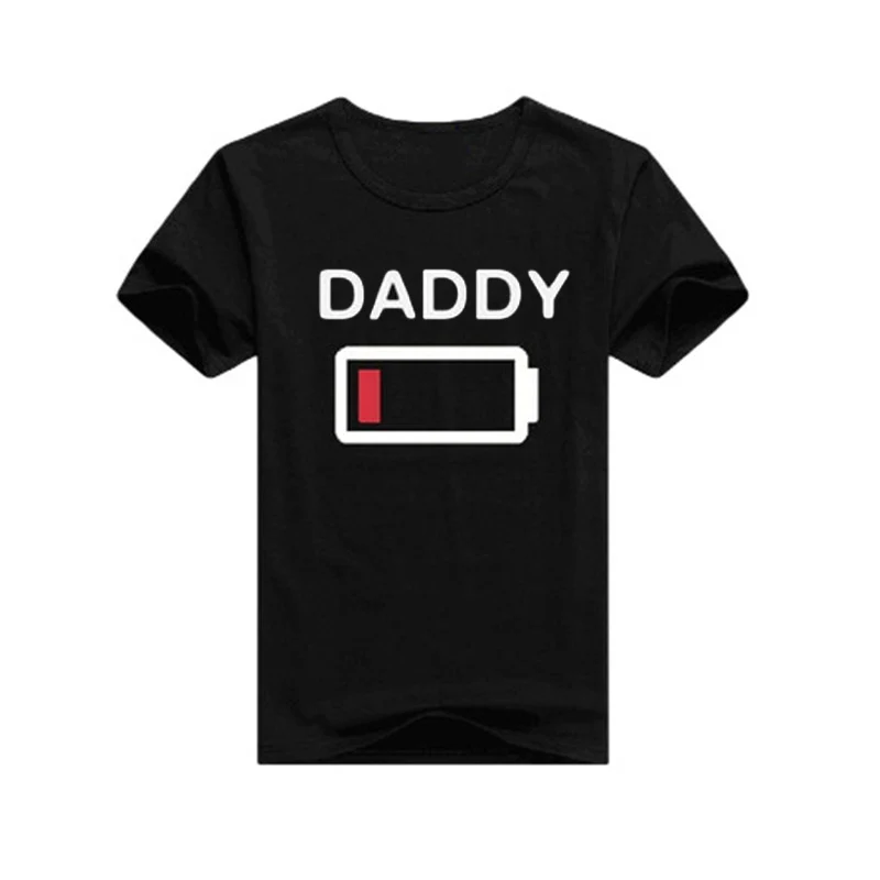 Семейные комплекты; одежда для мамы и дочки; футболка для папы и сына; креативная футболка с короткими рукавами и принтом батареи; семейный образ - Цвет: daddy