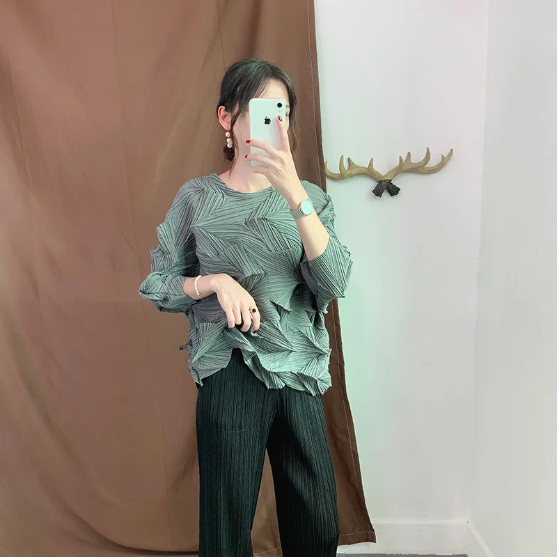 Большие размеры, футболки, осенние женские, большие, эластичные, Miyake, плиссированные, с круглым вырезом, однотонные, свободные безрукавки для женщин, 45-75 кг