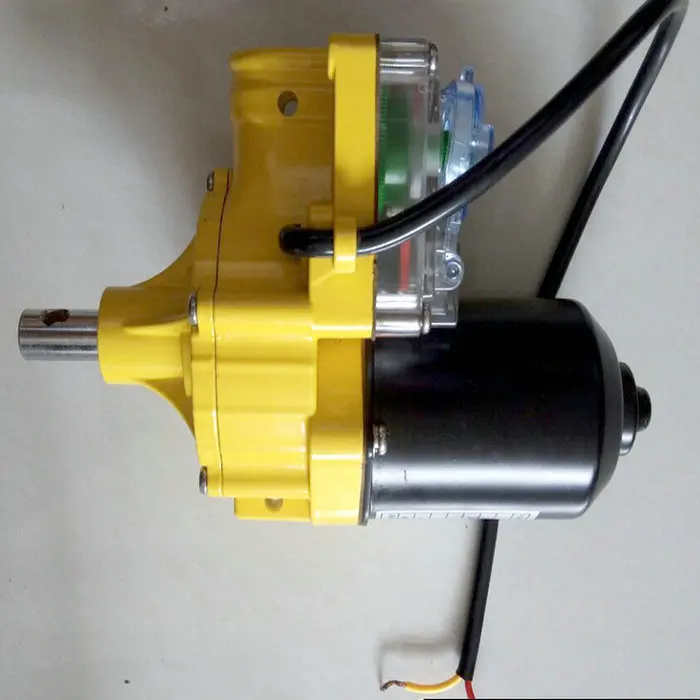 

Greenhouse roll up motor for light deprivation