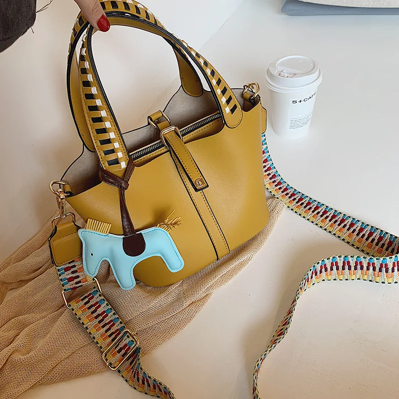 Women's Fashion Composite Bag 2pcs Female Leather Handbags Top Handle Bucket Bags Colorful Strap Crossbody Bag With Horse Tassel (88)