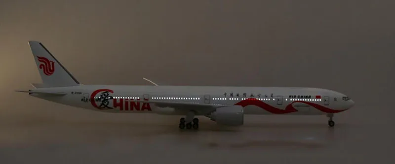 with light 47 см 1/157 масштаб самолет Boeing B777 Романтический самолет воздушный Китай Модель самолетов W свет и колесо литье под давлением пластиковые смолы игрушечные самолеты - Цвет: with light