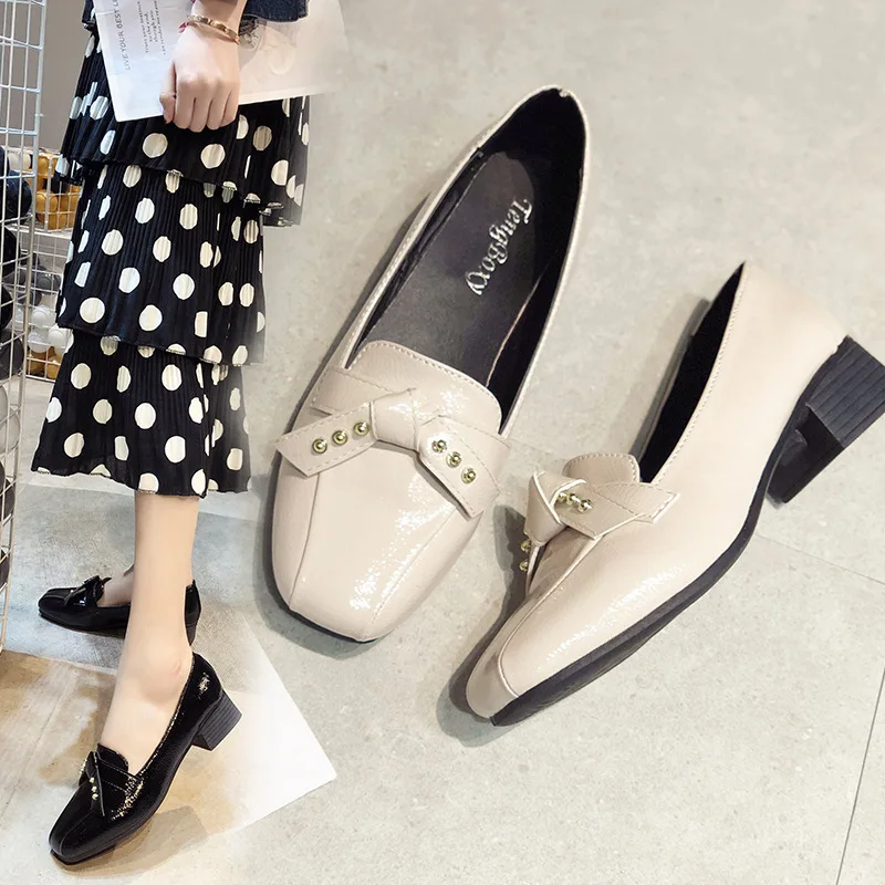 

British Style Versatile Shoes Women's 2019 Spring Summer New Style Versatile Bow Rivet Semi-high Heeled Square Head Low-Cut