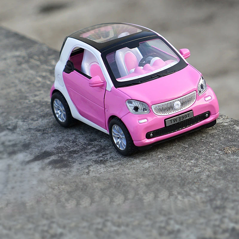 

New 1:32 Smart ForTwo Alloy Diecast Vehicle Car Model Pull Back Car with Sound Light Kid Gift Cars Toys for Children wholesale
