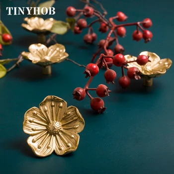 

Flower shape/ Solid Brass Gold Furniture Handles Door Knobs and Handles for Cabinet Kitchen Cupboard Drawer Pulls