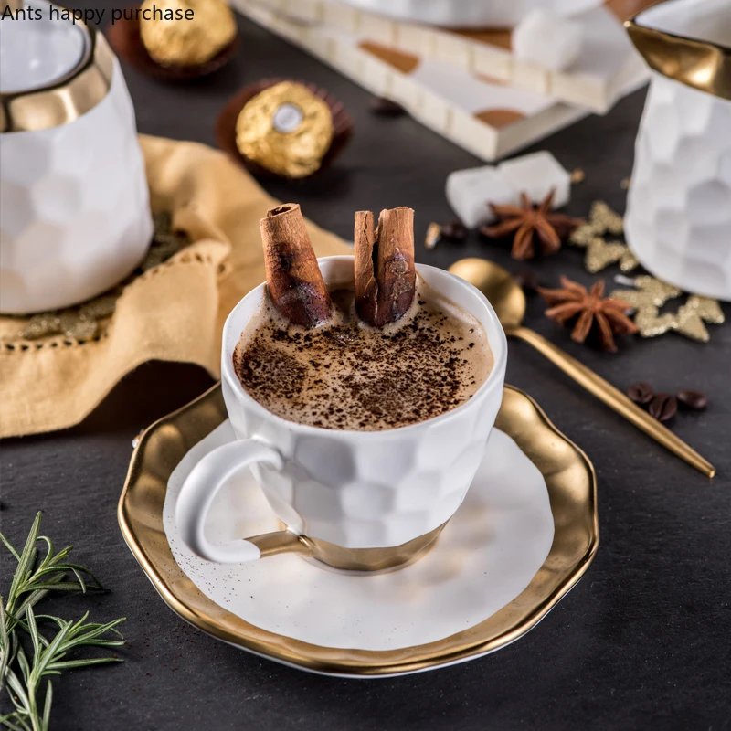 Керамика Европейский стиль кофейная чашка и чайный сервиз простой бытовой Золотой обод высококачественный послеобеденный чайный сервиз набор из семи предметов