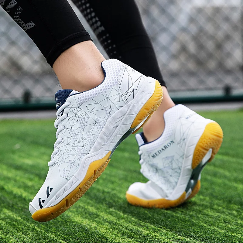 Женские и мужские профессиональные кроссовки для бадминтона белые черные