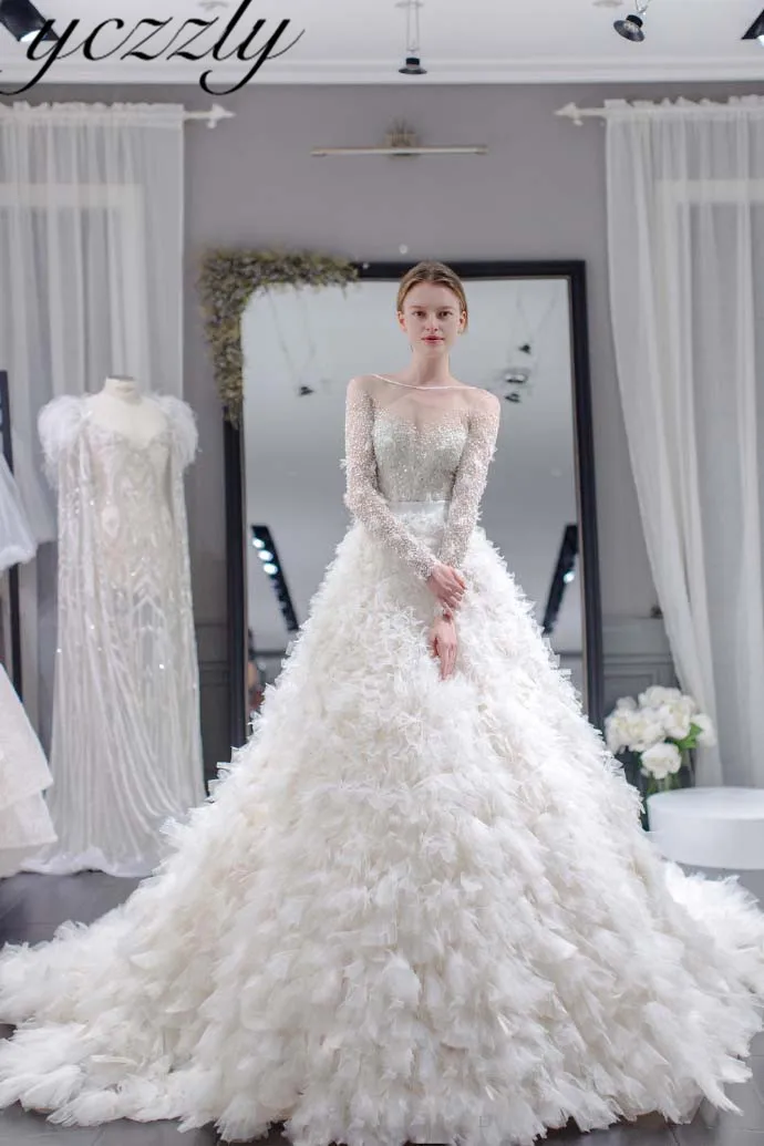 Trouwjurk Luxury Dubai Ball Gown Beaded Crystal Diamond Wedding Dress With Long Sleeves Plus Size Ruched Ruffle Bride Dress W190