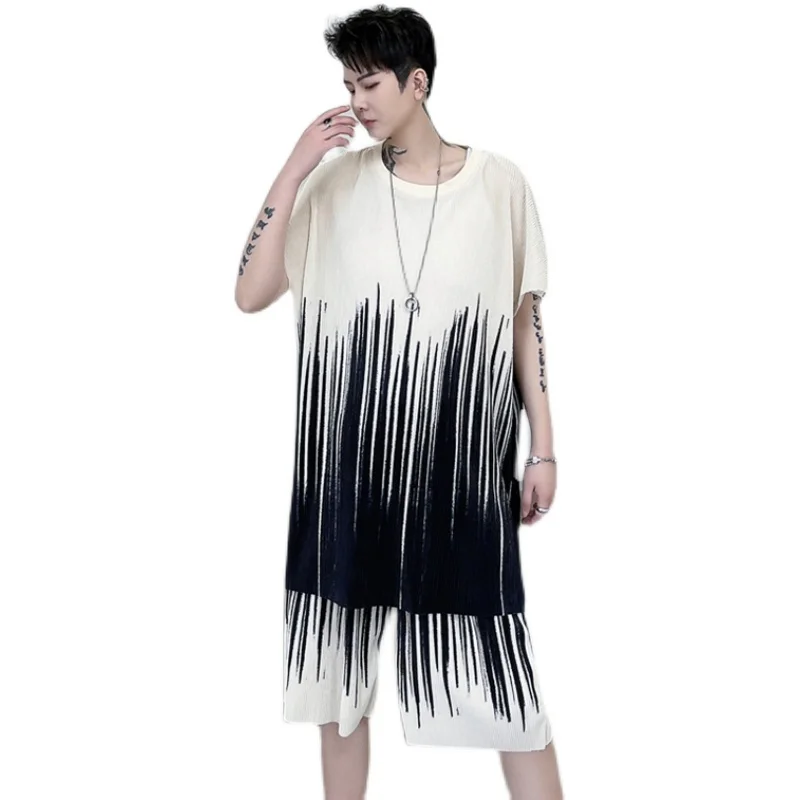 

Summer Mens sets hip hop clothes streetwear 2 pieces Shorts T shirt White and black color