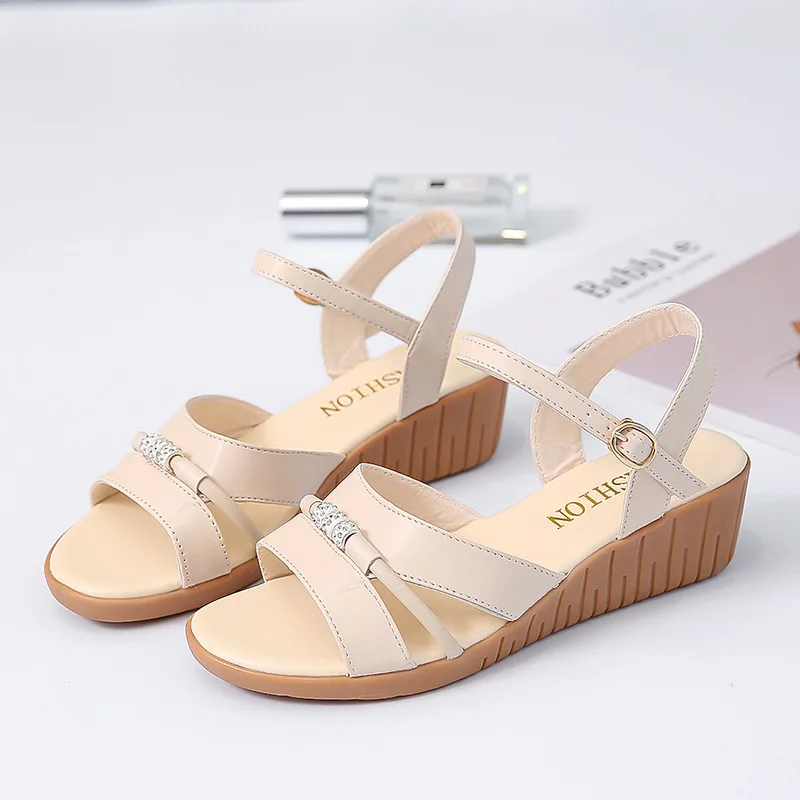 

Mom Sandals Women's Summer 2019 New Style Versatile Soft-Sole Middle-aged Comfortable Flat Old Man Middle-aged WOMEN'S Shoes Ant