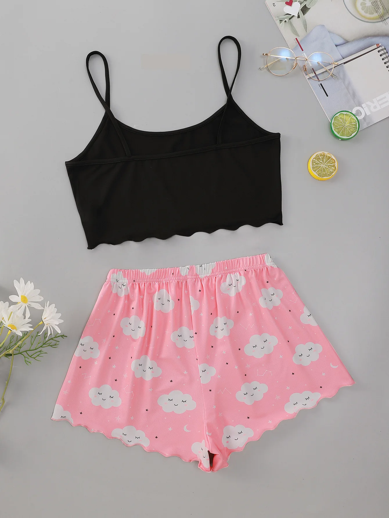 Conjunto de pijama fofo de anime Kawaii para mulheres Sweet Lovely veludo  top e shorts Conjuntos de roupa de dormir de duas peças - Escorrega o Preço