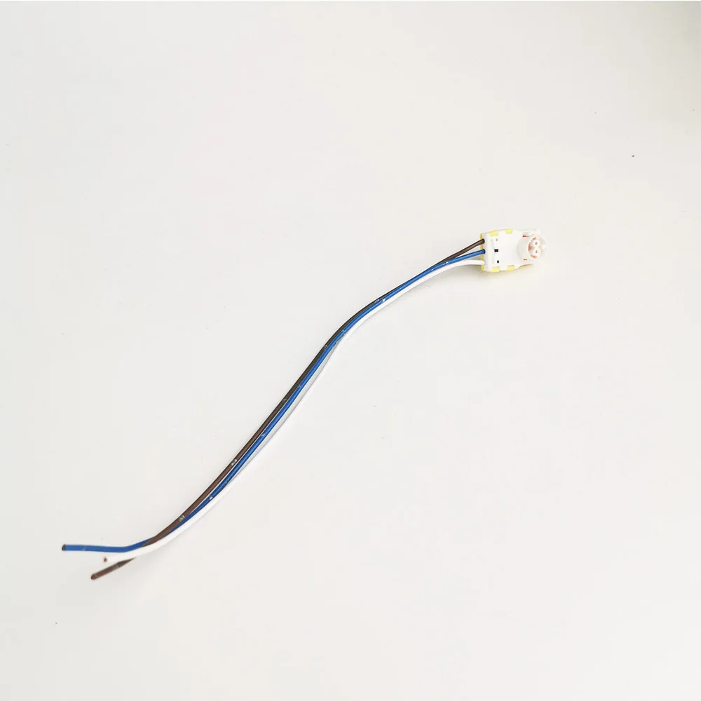 Plug 3C8972563 for VW GOLF JETTA SAGITAR SKODA OCT