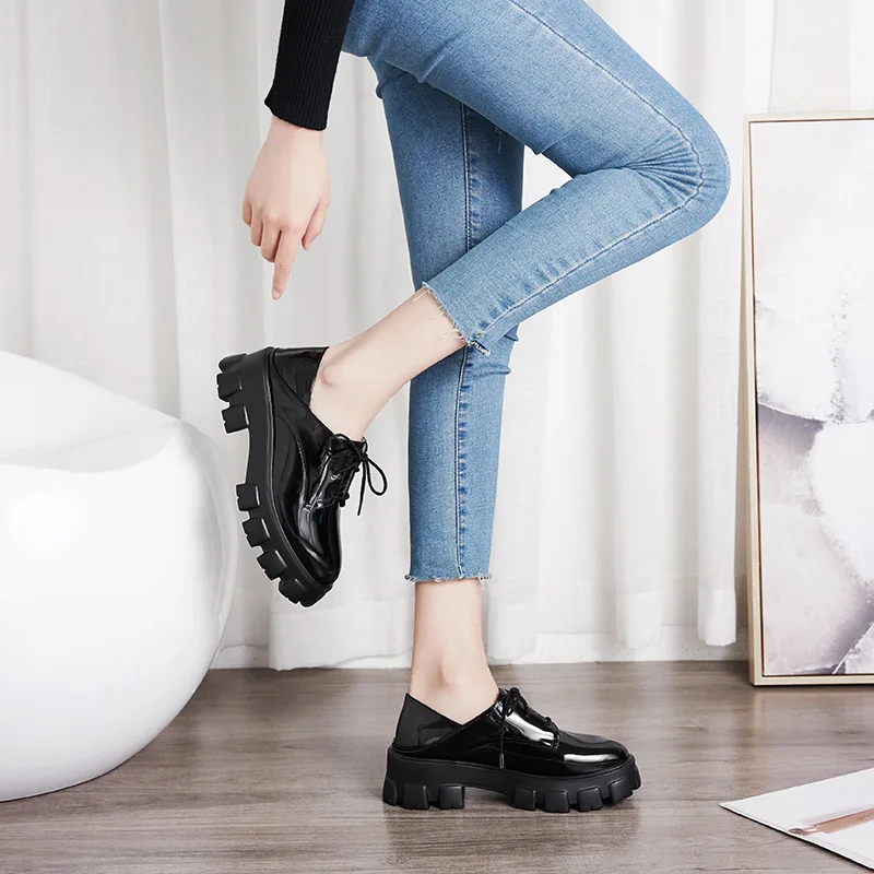 Winter Leather Shoes Women Autumn New Fashion Plus Velvet Thick Heel Lace Up Black Brock Shoes Ladies Winter Leather Shoes Women Autumn New Fashion Plus Velvet Thick Heel Lace Up Black Brock Shoes Ladies