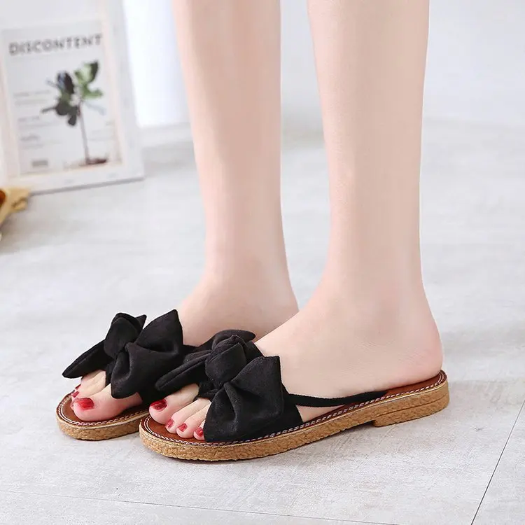 Women's shoes new women's summer fashion Joker flat-bottomed casual fashion slippers Korean women's sandals wholesale