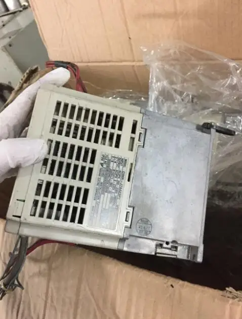 Инвертор CIMR-J7AA23P7 220 В 90% кВт, б/у, внешний вид, 3 месяца гарантии, быстрая