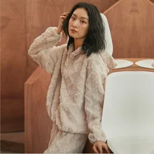 Pajamas women's winter comfort cotton velvet jacquard short nightgown hooded trousers piece home service set can be worn outside