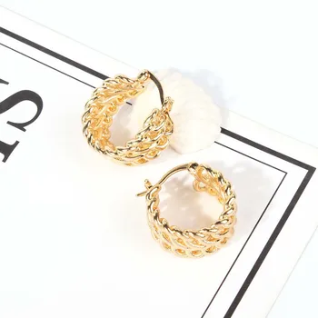 

Temperament Wild Personality Metal Chain Earrings Small Hollow Earrings Gold Twist Round Earrings Exquisite Accessories