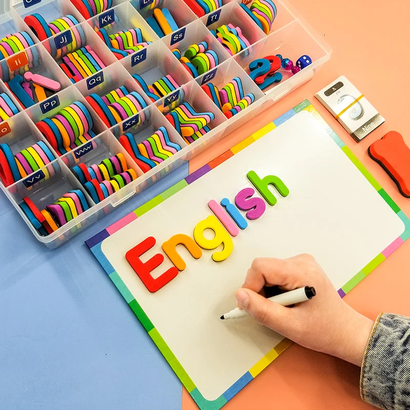 Lettres en mousse magnétique classe Alphabets ensemble avec panneau magnétique pour enfant autocollant souple ABC orthographe et jouets d'apprentissage pour les enfants