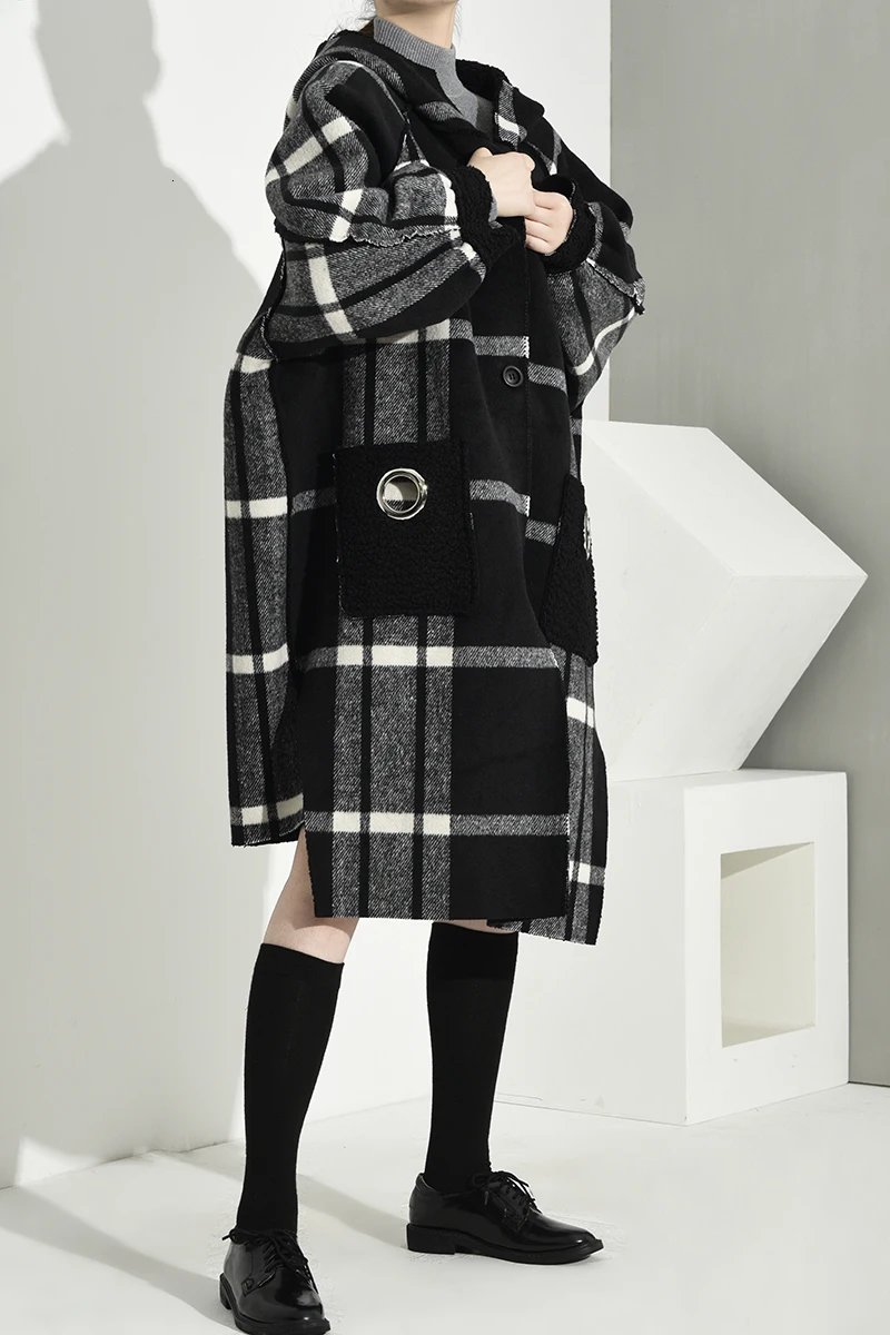 [EAM] Loose Fit Black Pocket Plaid Big Size Woolen Coat Parkas New Long Sleeve Women Fashion Tide Autumn Winter 1K67201