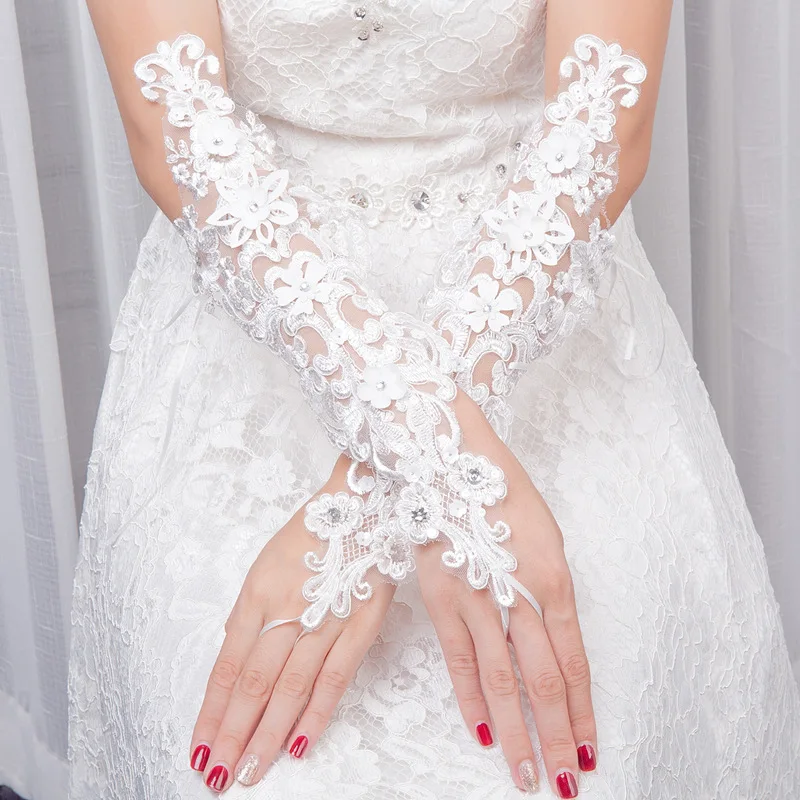Новые перчатки без пальцев с бисером для свадьбы белые кружевные атласные варежки с перламутровыми бусинами свадебные аксессуары Дешевые перчатка с вышивкой для женщин