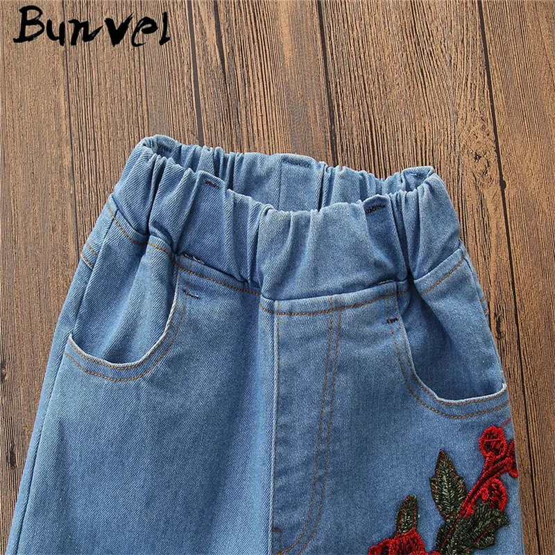 Bunvel для маленьких девочек комплекты осенней одежды Одежда для маленьких девочек кружевной топ+ роза, вышивка Цветочная джинсовые штаны джинсы одежда принцессы для девочек