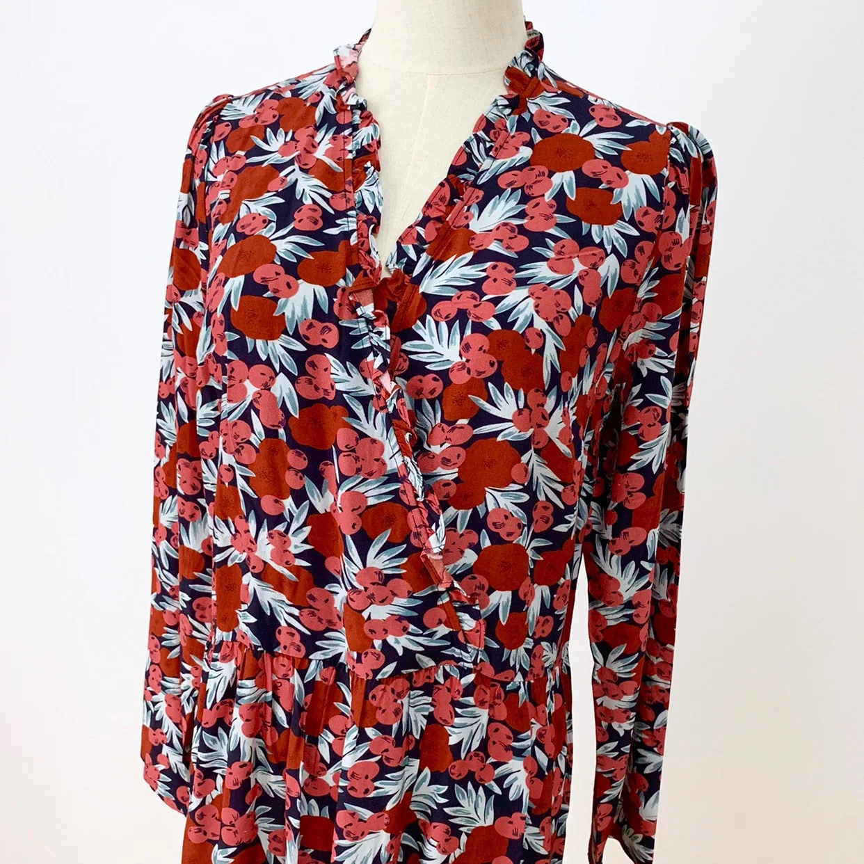 Женское платье 2020 Ранняя весна новое печатное вискозное с перекрестным вырезом